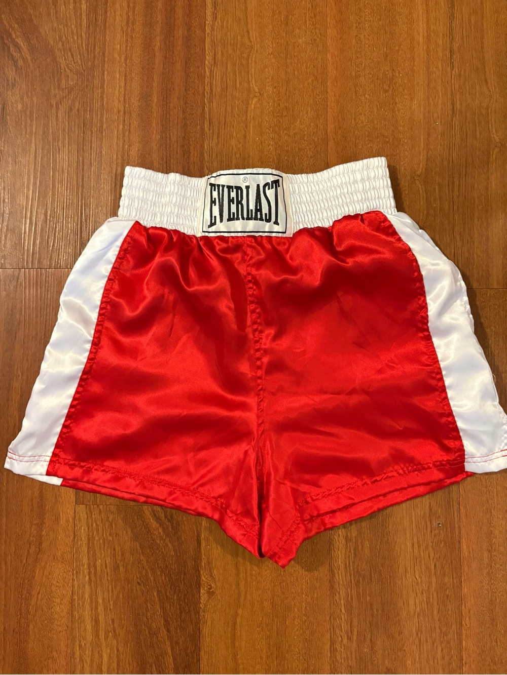 NWT Everlast Woman Red Satin Boxing Shorts Size Medium